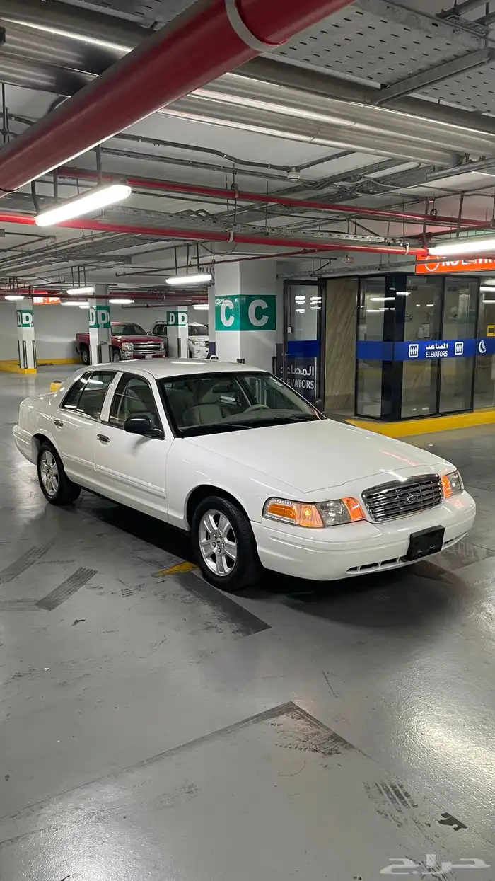 فورد كروان فكتوريا 3