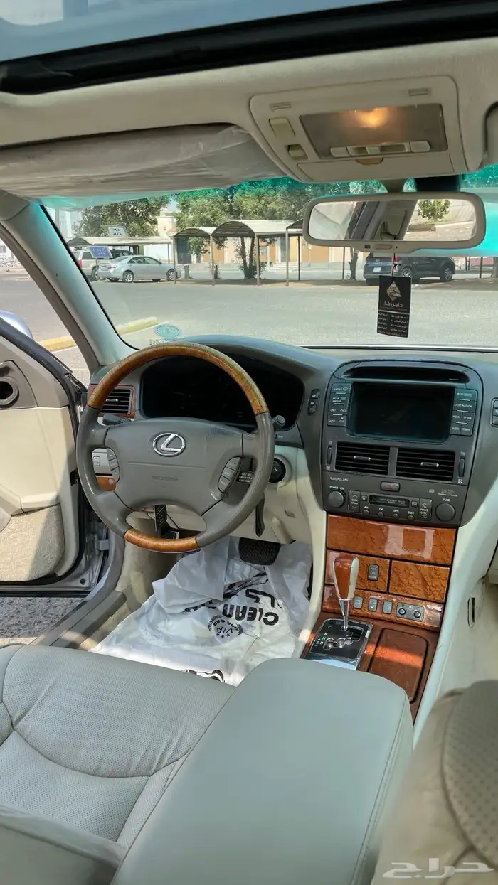 لكزز430سعودي فل كامل موديل 2004 10