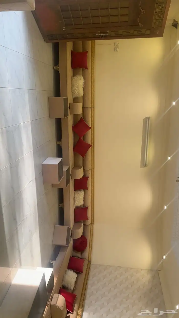 كنب مجلس فخم 8في 8 تقريبا 0