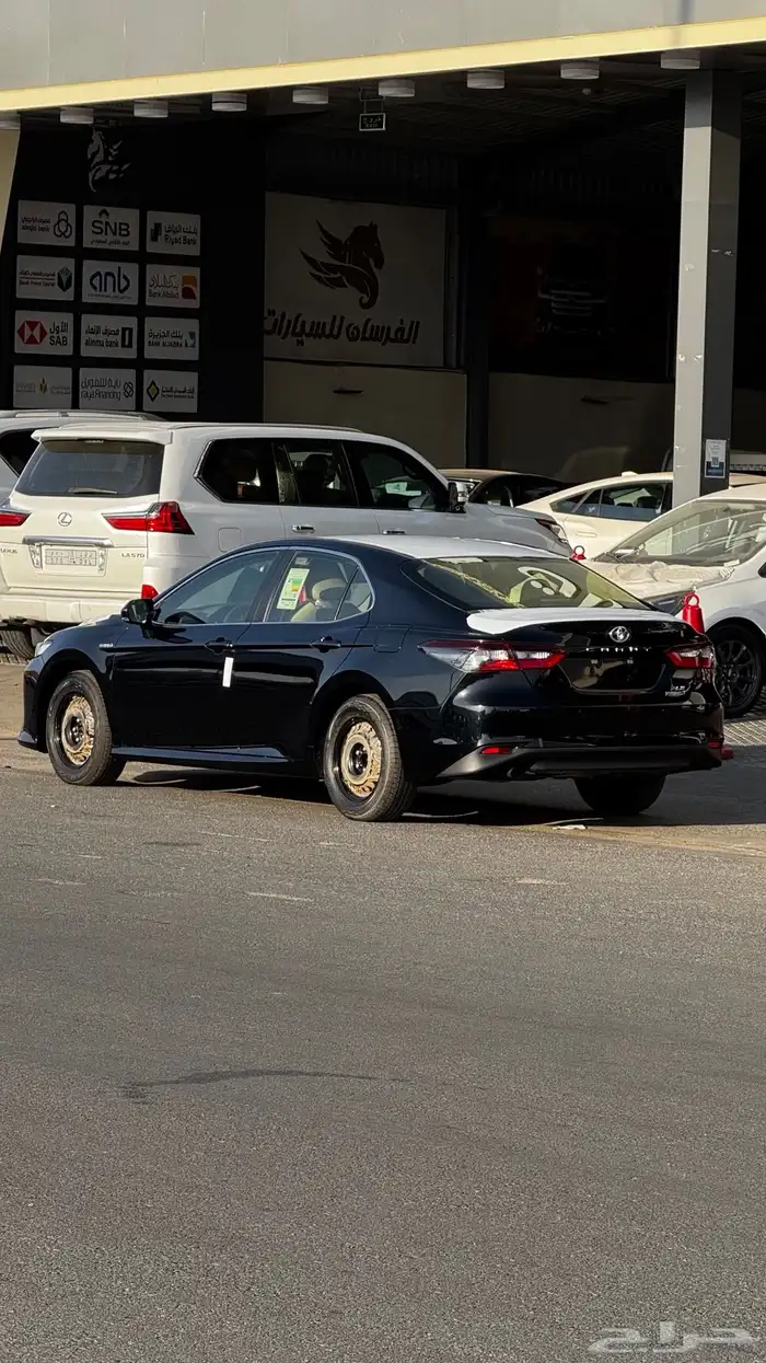 تويوتا كامري LE هايبرد ستاندر 2024 بريمي - 101.500 1