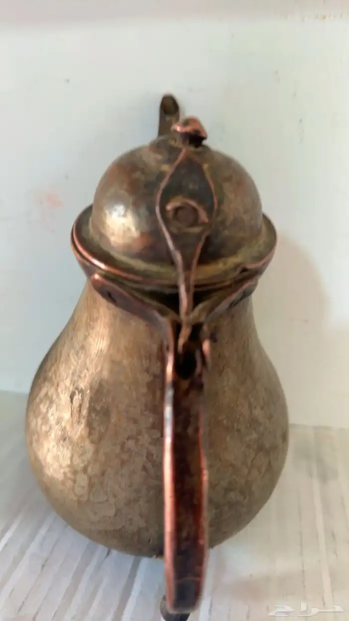 إبريق شاي من النحاس الأحمر العتيق وزنه ثقيل 3