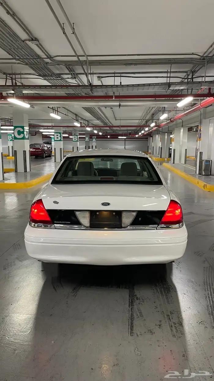 فورد كروان فكتوريا 5