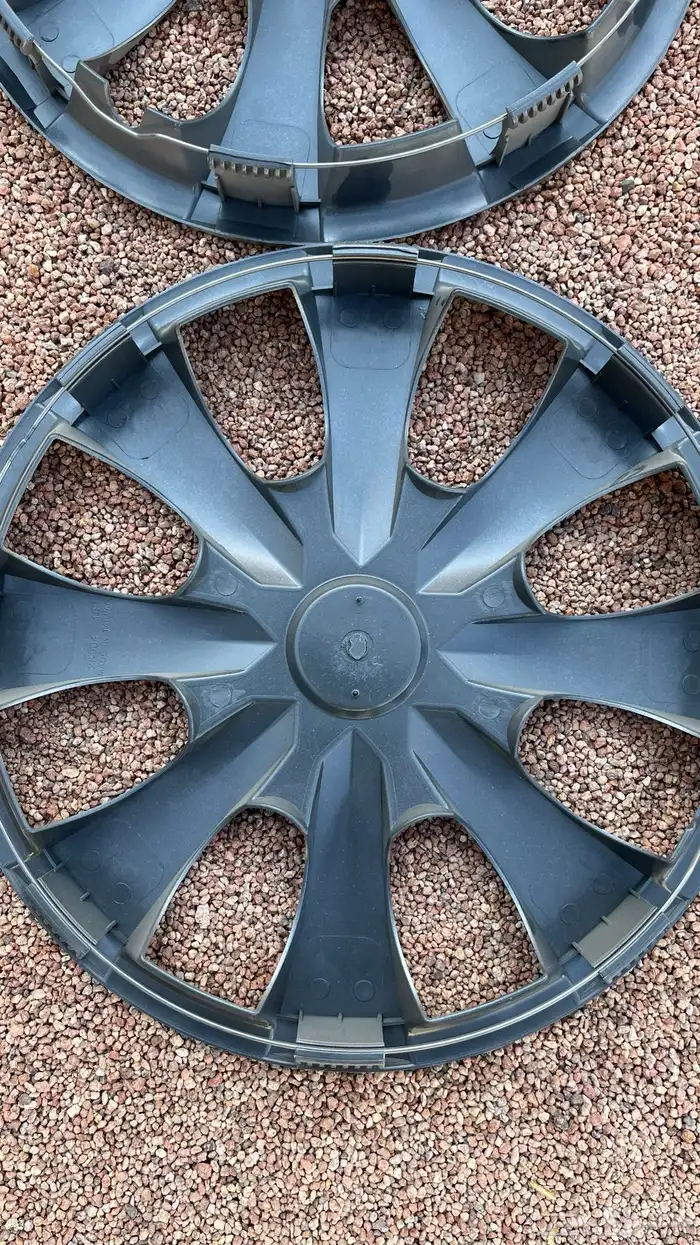 طيس كورولا 2008 جديده 6