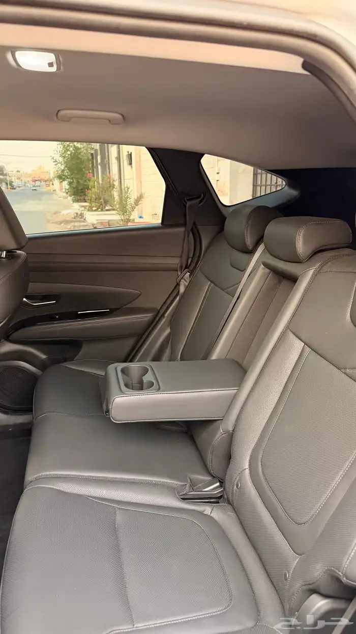 توسان 2024 ( بنزين 1.6 دبل ) فل اوبشن بحالة الوكالة 19