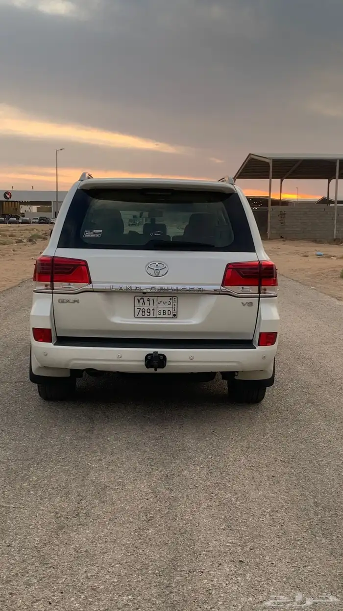 لاندكروزر GXR 2017 رقم 3 ممشى ((290)) الف ديزل 6