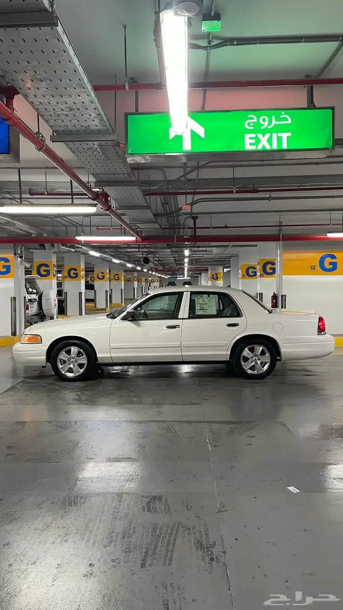 فورد كروان فكتوريا 0