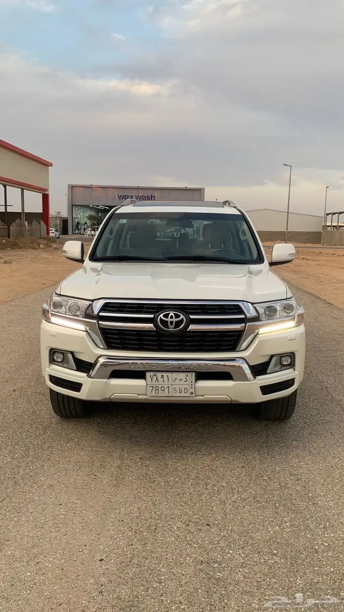 لاندكروزر GXR 2017 رقم 3 ممشى ((290)) الف ديزل 1