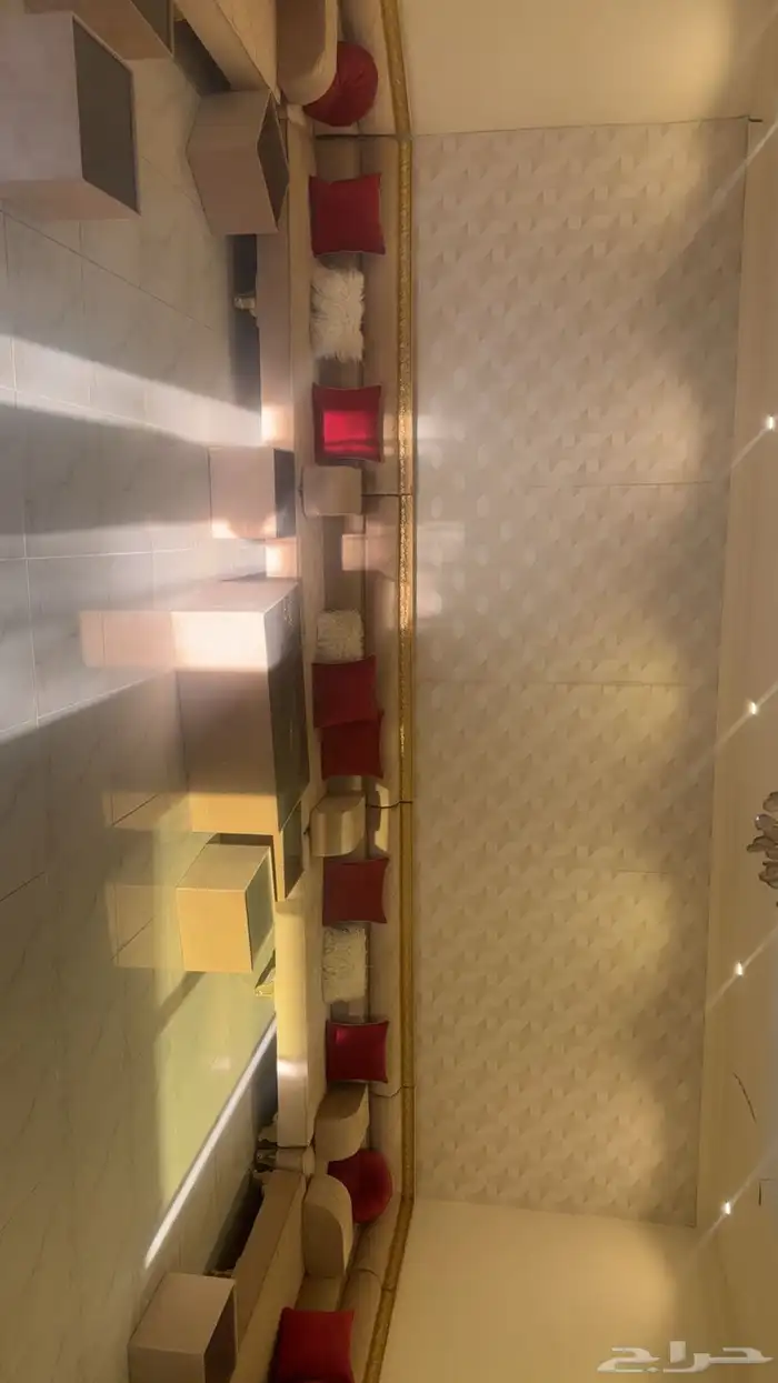 كنب مجلس فخم 8في 8 تقريبا 1