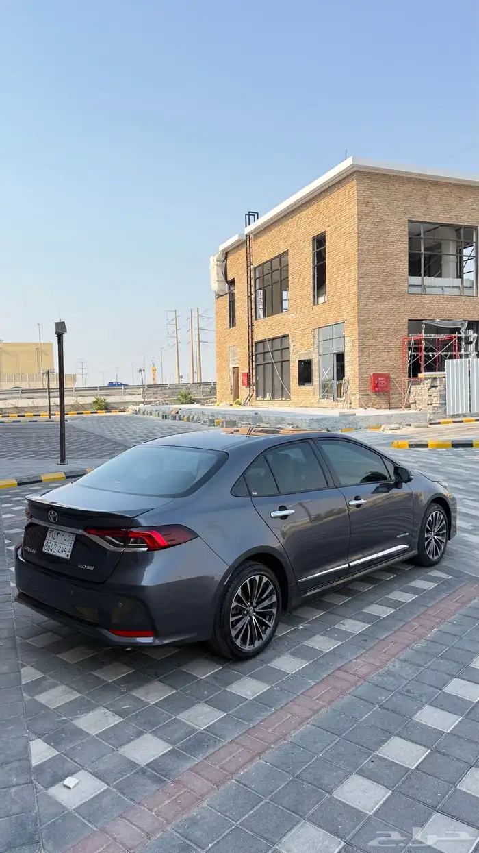 للبيع كورولا 2025 فل كامل - مكينه 2.0 9