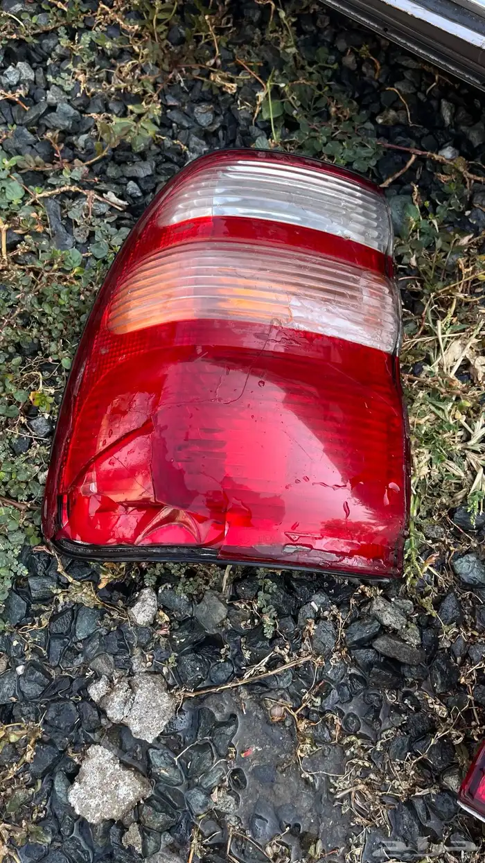 باب خلفي صالون 2002 واركان اسطبات 1