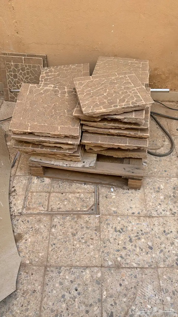 بلاط حوش للبيع. الرقم لتواصل واتس. 0