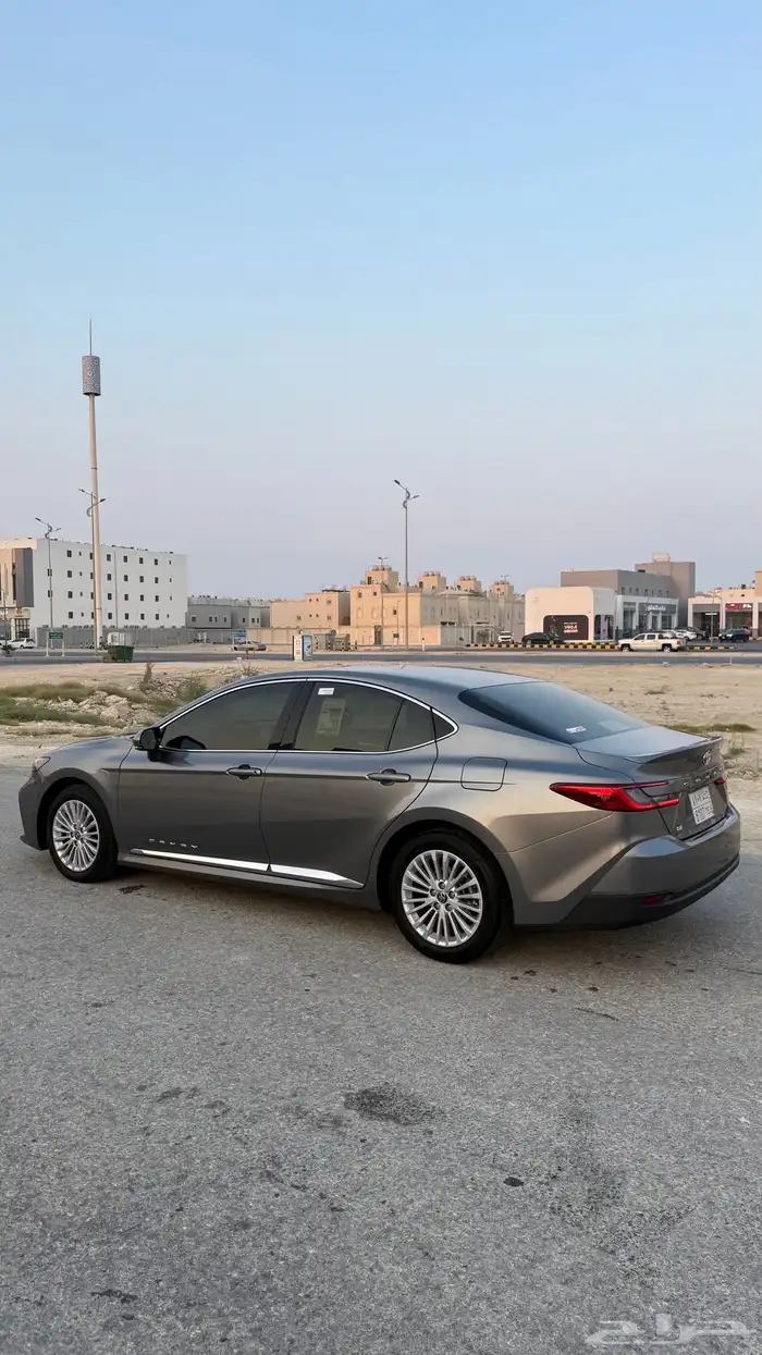 للبيع كامري 2025 LE فل كامل - بنزين 6