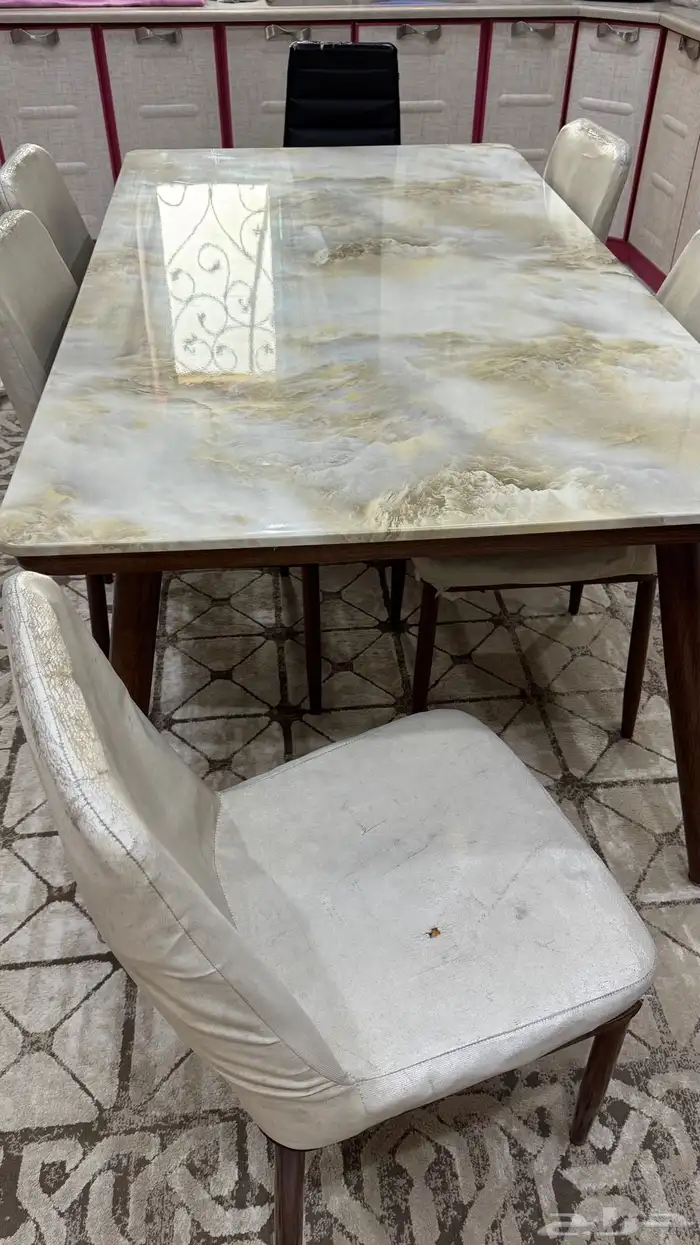 طاولة طعام 0