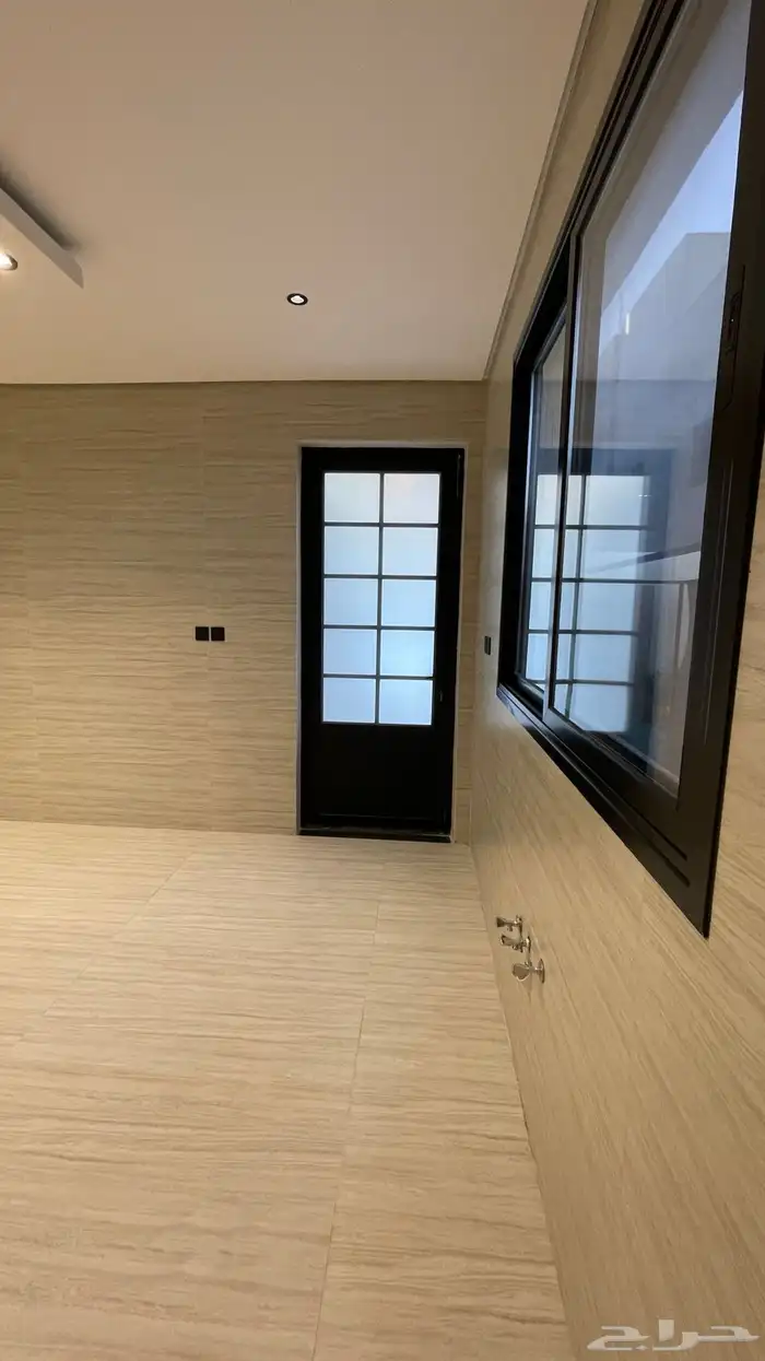 فلة للبيع واحة الشرقية ( الشعلة ) 24