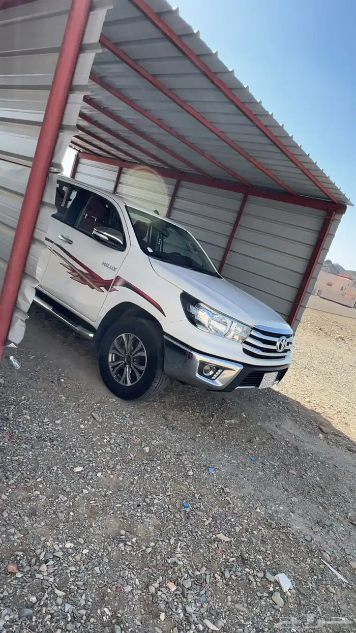 للبيع هايلوكس 2017 ( قمة النظافة ) دبل بنزين 2