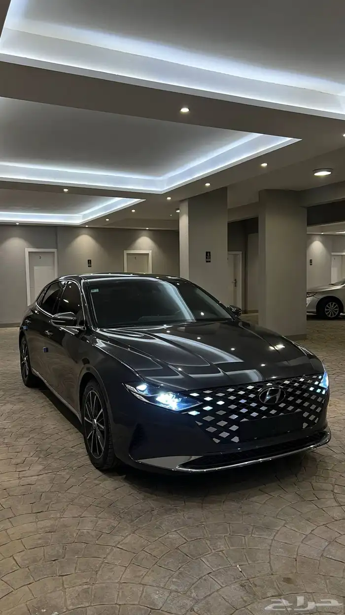 ازيرا 2020 ( بنزين 4V ) فل اوبشن بحالة الوكالة طبلون ديجيتال 2