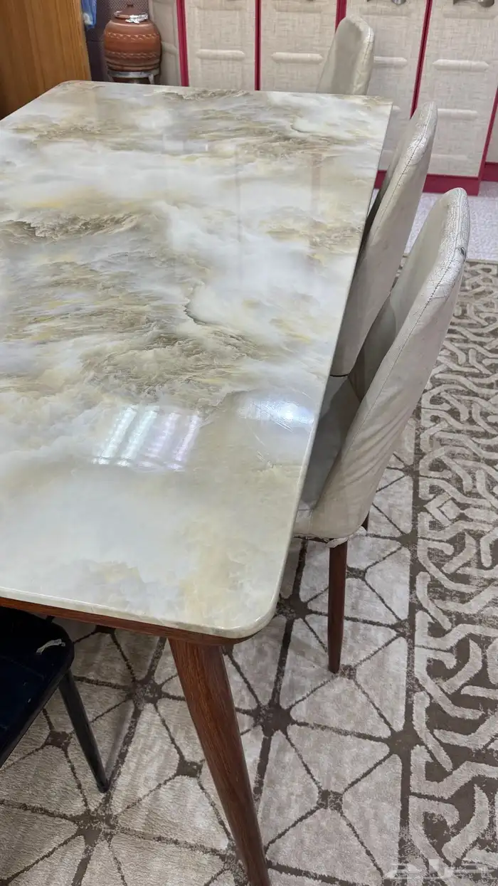 طاولة طعام 2