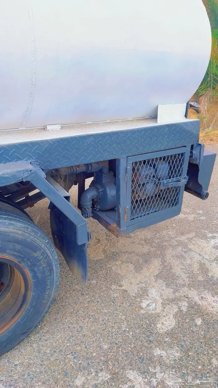 دينا ايسوزو وايت ( صهريج ) 2002 للبيع 2