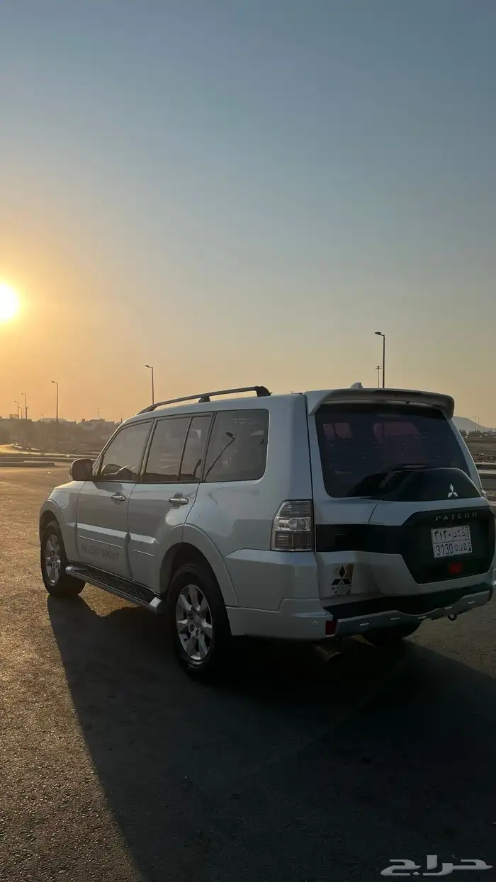 للبيع باجيرو 2017 نص فل نظيف اللون لولي 3