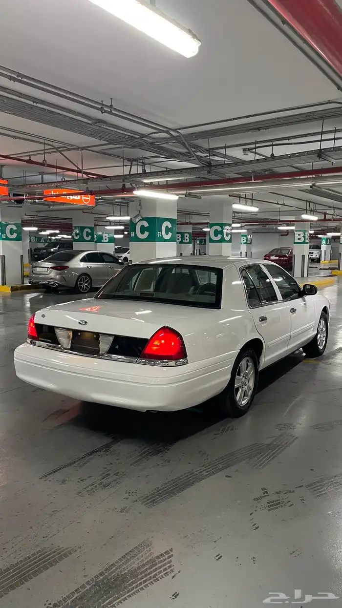 فورد كروان فكتوريا 7