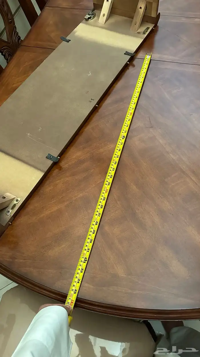 طاولة طعام خشب نظيفه 3