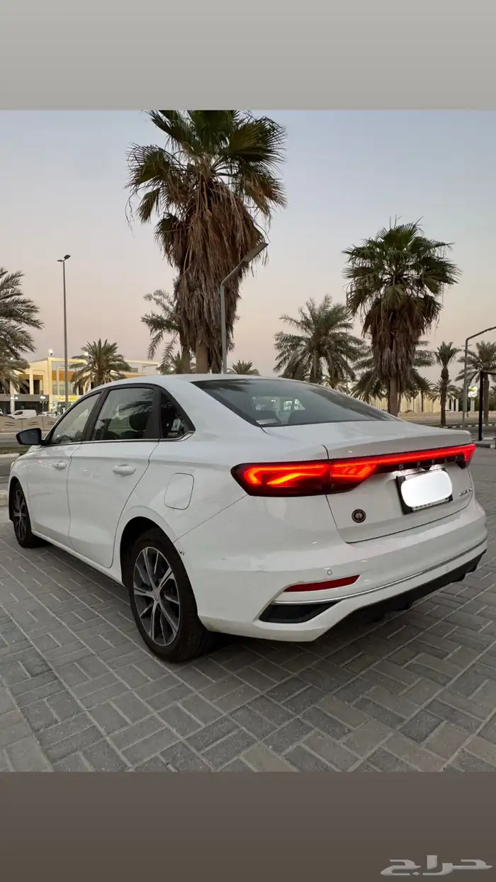 جيلي ام جراند 2023 4