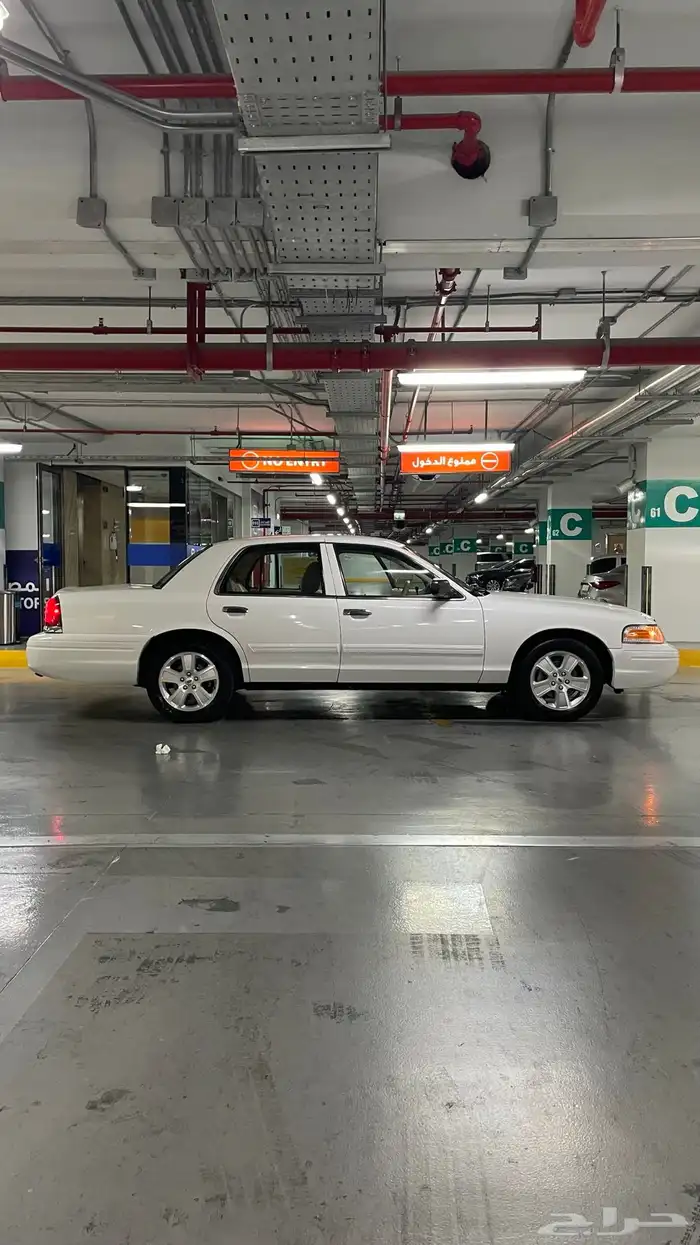 فورد كروان فكتوريا 1