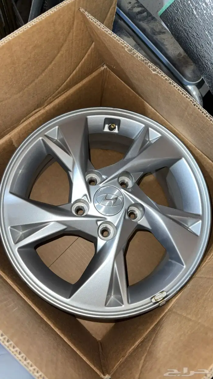 جنوط النترا مقاس 15 عليها ختم هونداي اصليه 0