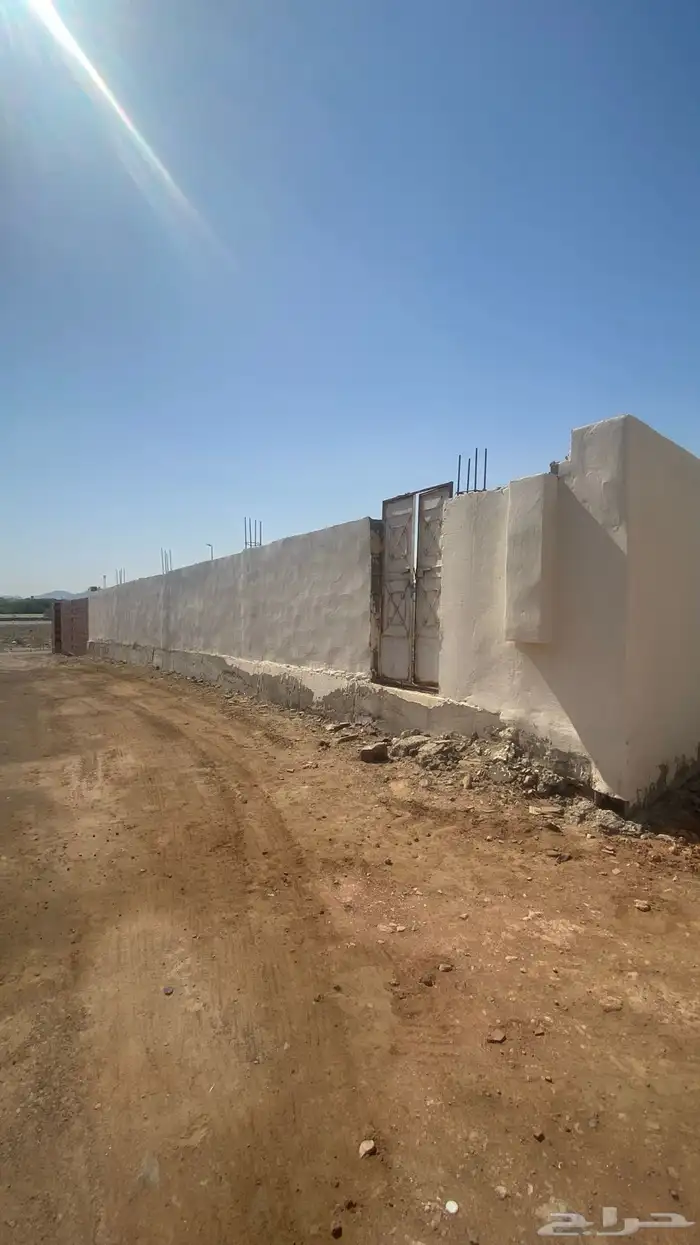 للإيجار حوش مساحه 1200متر عداد كهرب مستقل وغرفه صغير 3x3 11