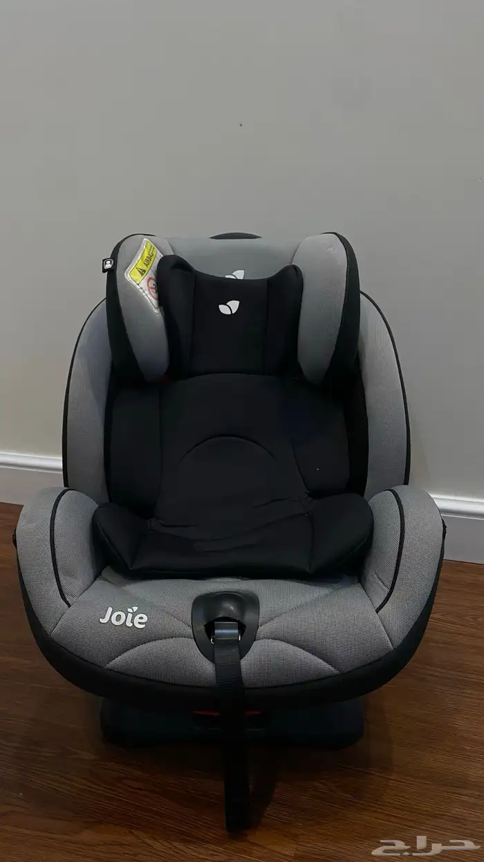 كرسي سيارة للاطفال من joje نظيف استخدام شهر فقط 3