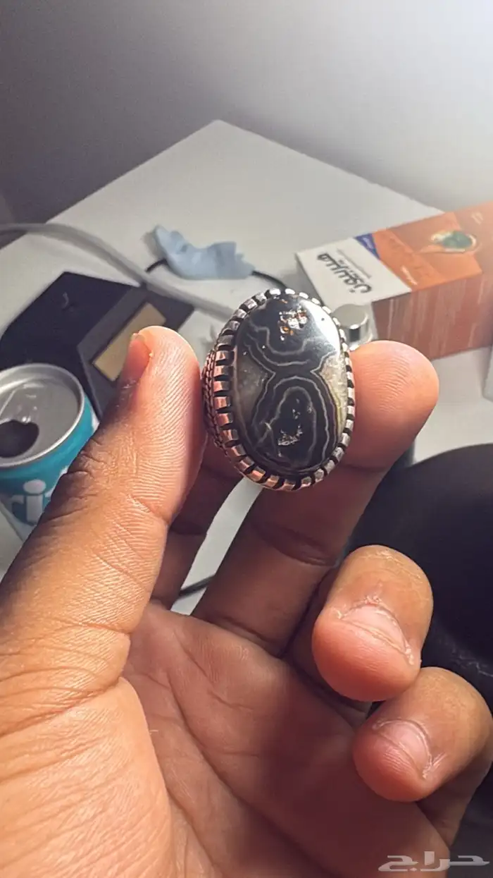 خاتم سليماني اسود يشف   ينور احمر مصور نوادر السليماني 0