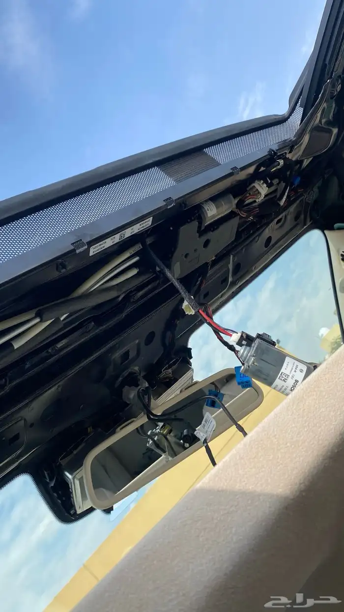 إصلاح وصيانة فتحات سقف السيارات 3