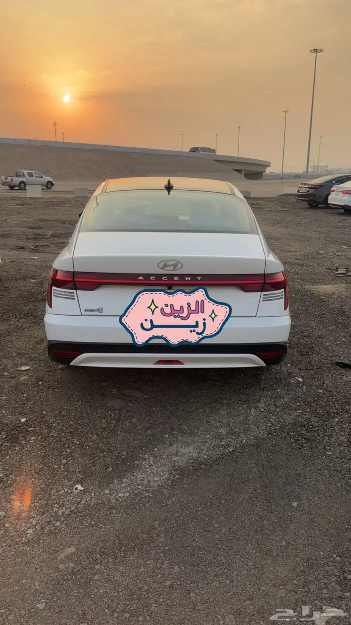 اكسنت فيليت 8