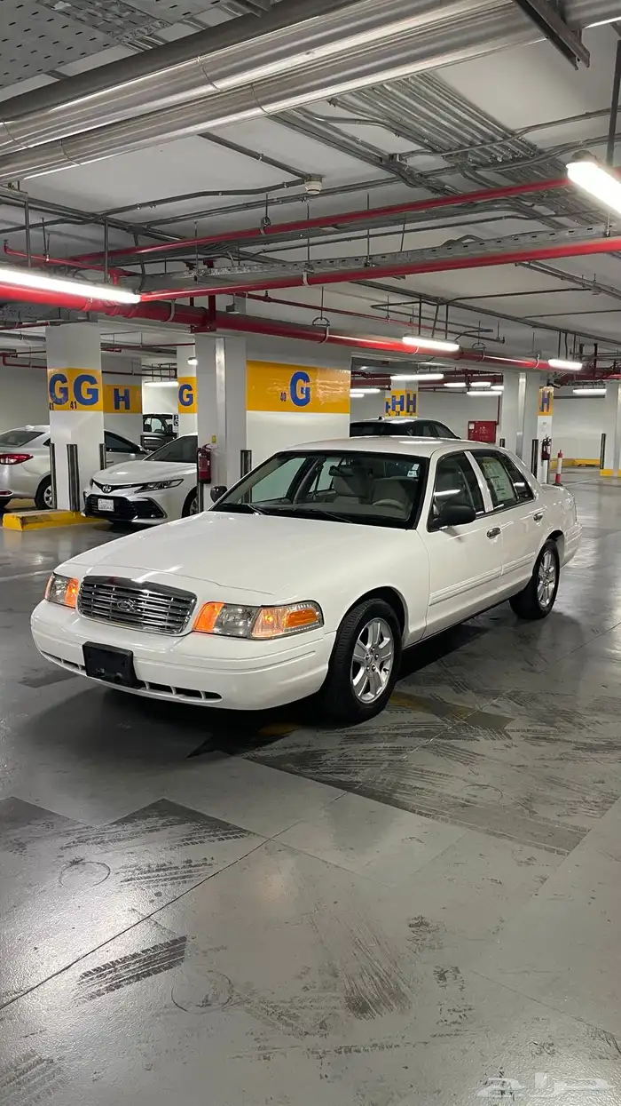 فورد كروان فكتوريا 2