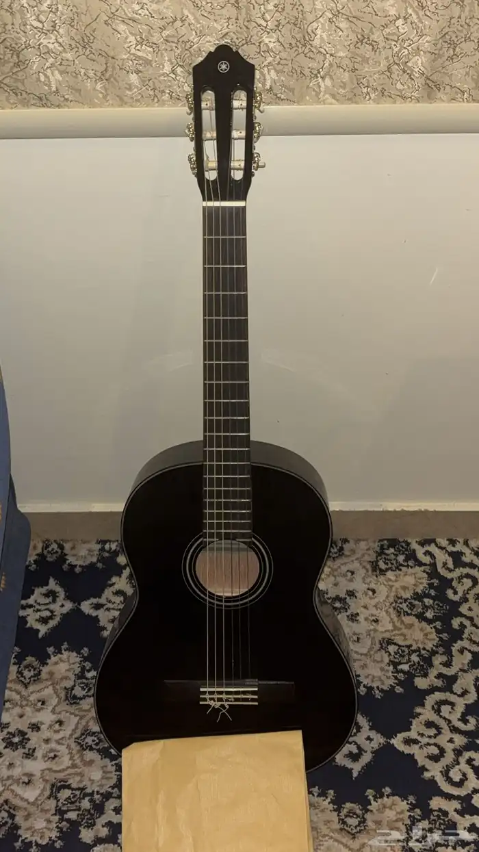 قيتار ياماها c40 مع جميع ملحقاته 2