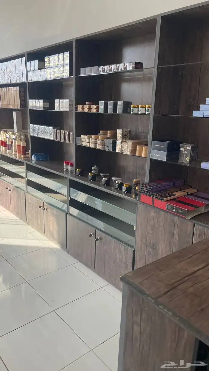 محل عود وعطور ومستحضرات تجميل للتقبيل أو للإيجار 1