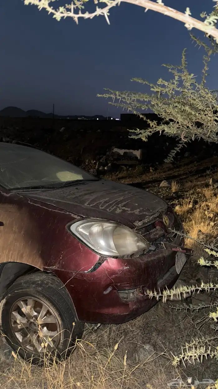 سياره انوفا 2006 3