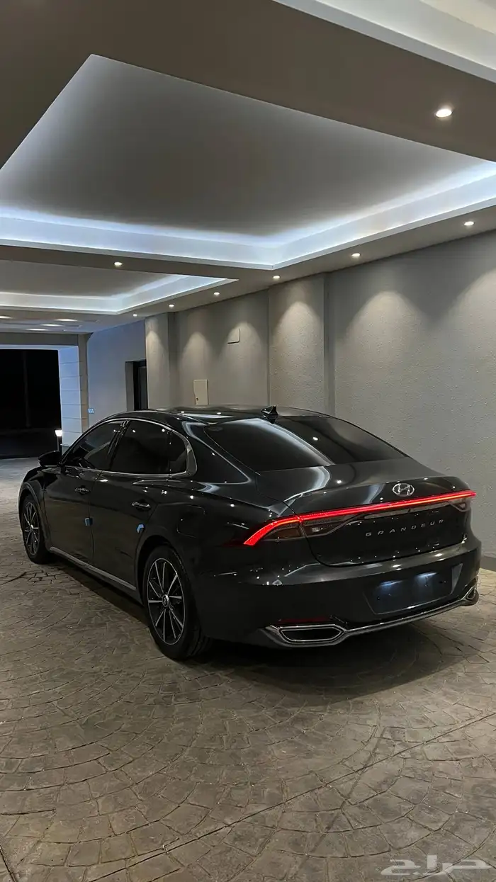 ازيرا 2020 ( بنزين 4V ) فل اوبشن بحالة الوكالة طبلون ديجيتال 5