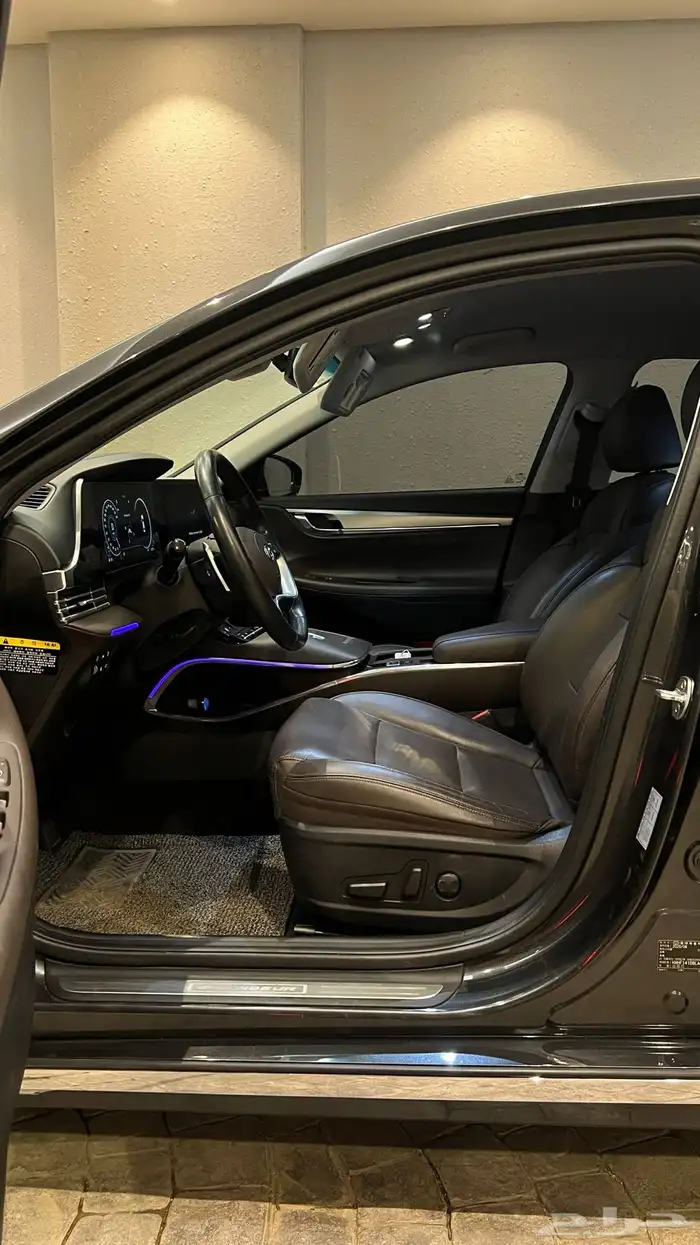 ازيرا 2020 ( بنزين 4V ) فل اوبشن بحالة الوكالة طبلون ديجيتال 12