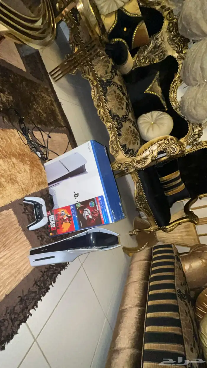 سوني 5 نظيف جدا  جدآ مع الأسلاك الاصليه ما أتفك السوني جديد 0