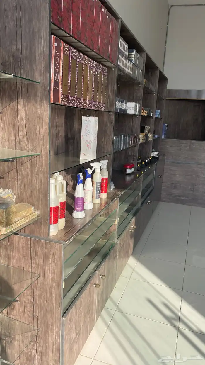 محل عود وعطور ومستحضرات تجميل للتقبيل أو للإيجار 2