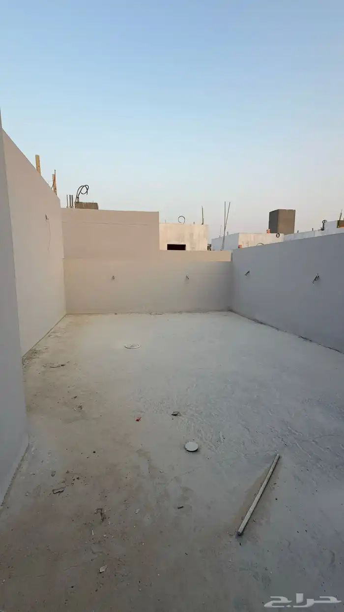 للبيع ملحق 5 غرف مع 3 سطح خاص بالشعله مرتب جدا 10