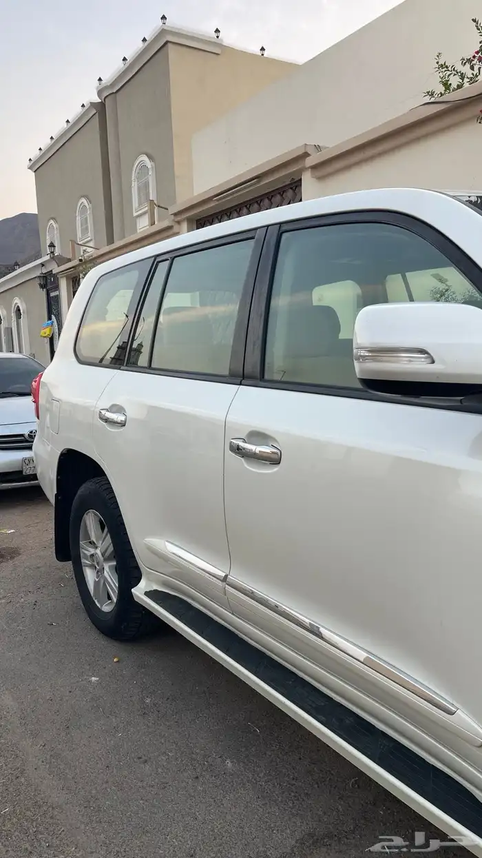 لاندكروزر 2014 2