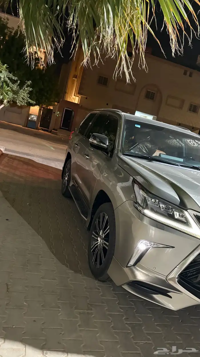 جيب لكزس 2020 تيتانيوم عداد 81 الف 6