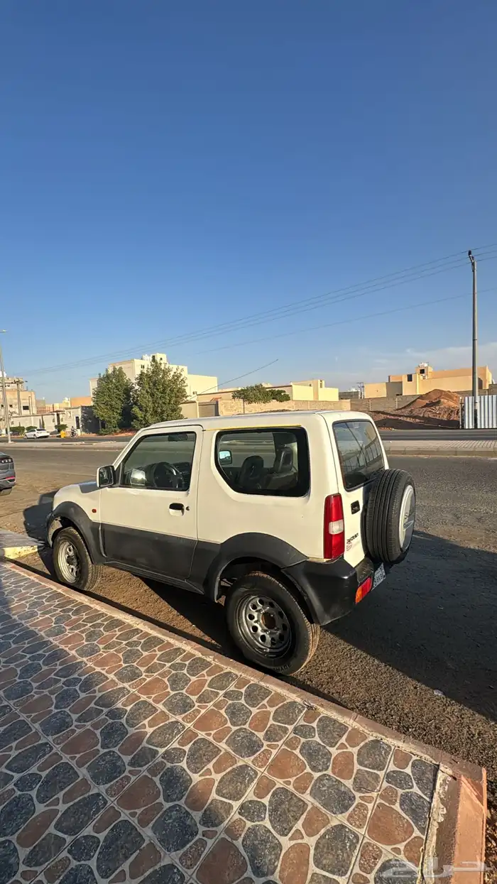 سزوكي جمني 2011 للبيع 1