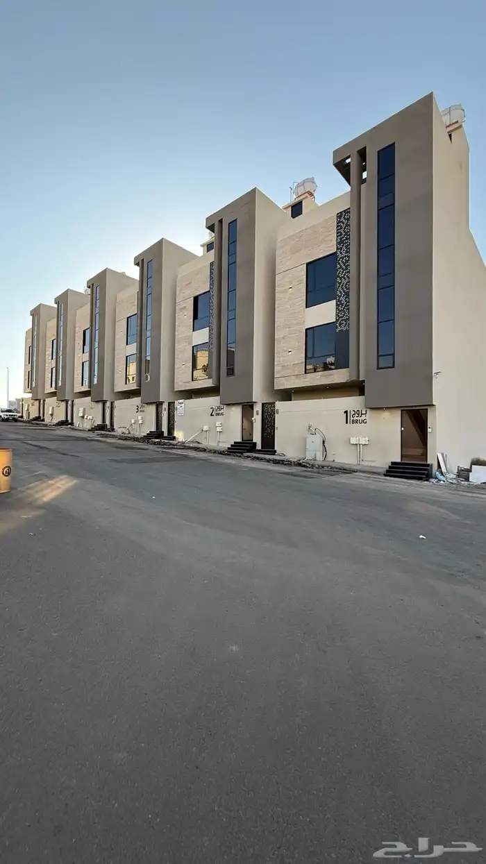 للبيع شقق ارضيه وعلويه بحى حسام خميس مشيط 0