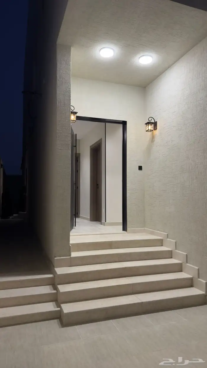 فلل للبيع الحلقه الشرقيه بمساحات غرف واسعه 10