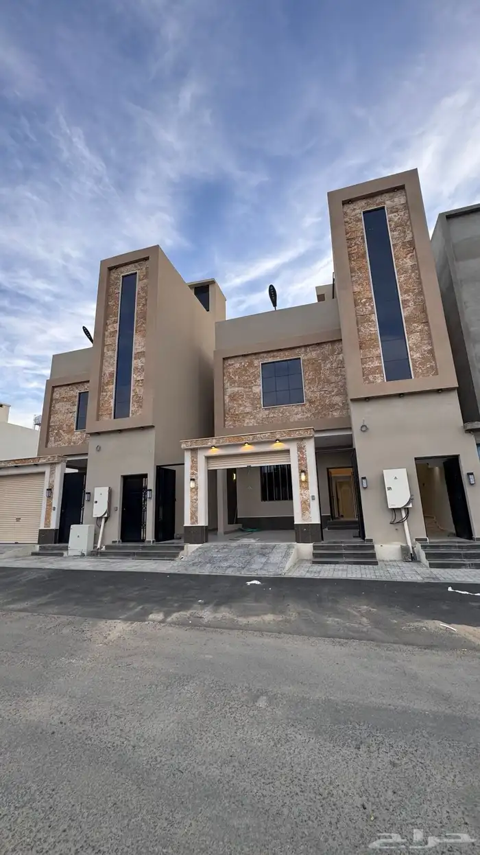 للبيع روف علوى 9 غرف مقابل نادي ضمك طريق ابها الخميس 1