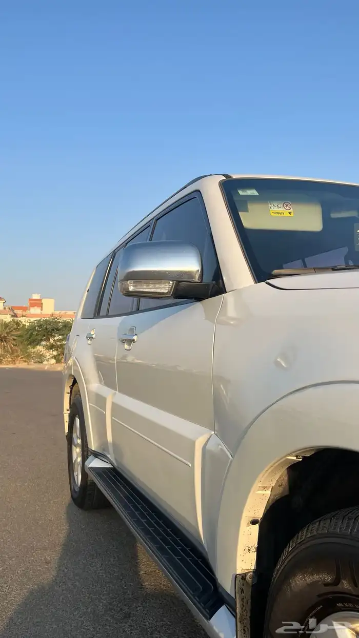 للبيع باجيرو 2017 نص فل نظيف اللون لولي 5