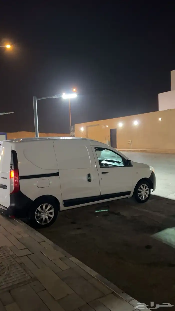 رينو دوكر للايجار الشهري 2